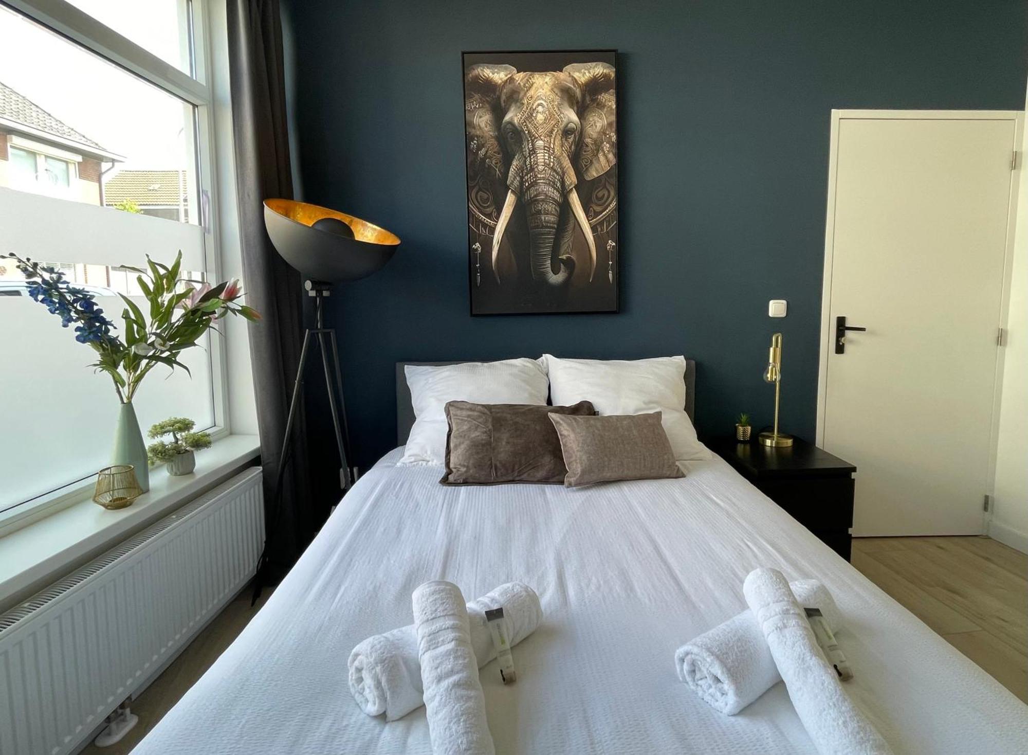 B&K Urban City Suites Tilburg Buitenkant foto