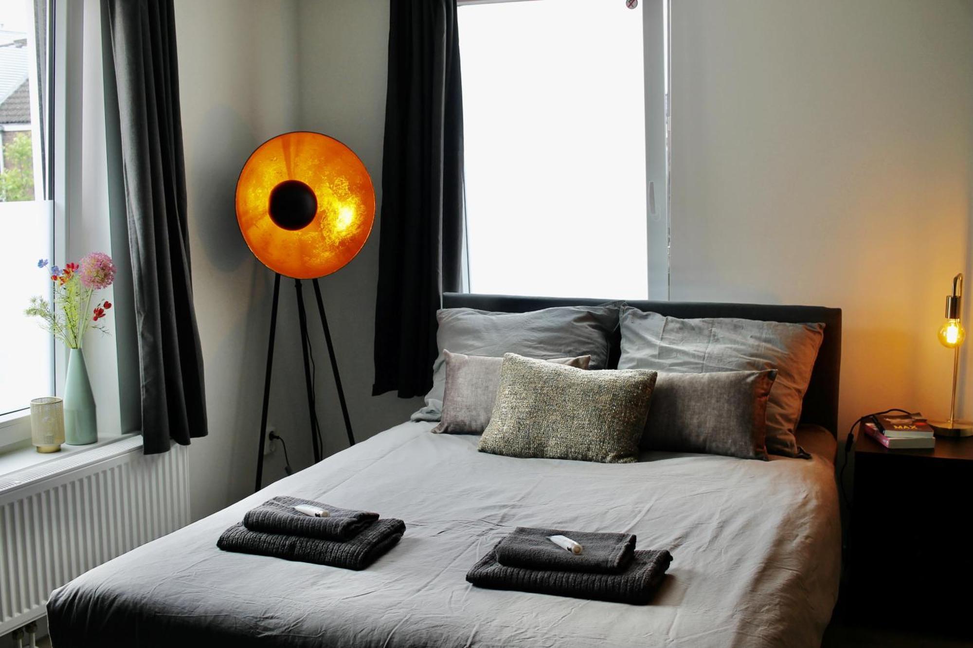 B&K Urban City Suites Tilburg Buitenkant foto